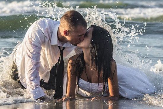 Trash the Dress – Fotos diferentes com seu vestido de noiva